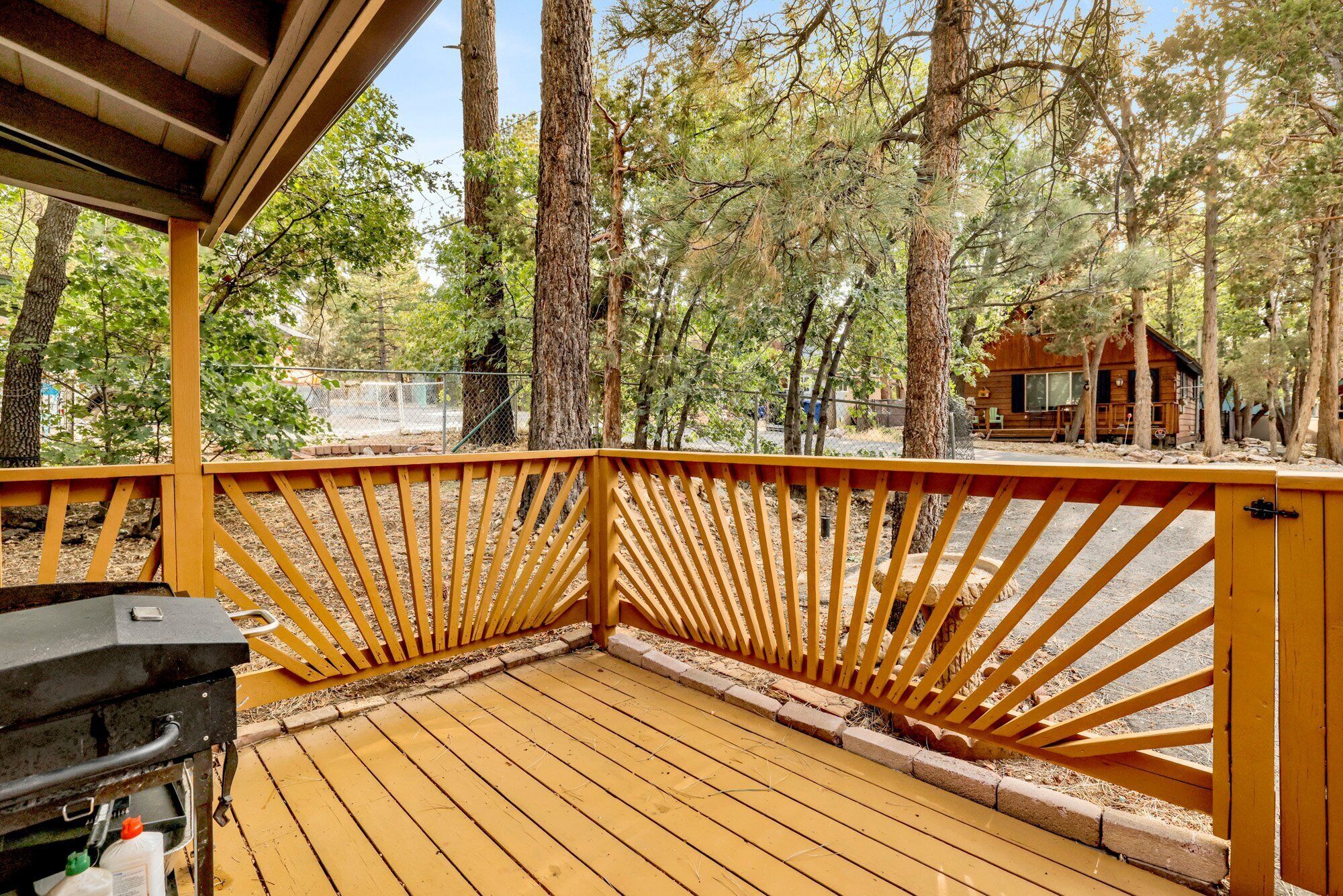 Kabin, Beberapa Tempat Tidur, akses ke kolam renang, pemandangan gunung (2559) | Pemandangan dari kamar