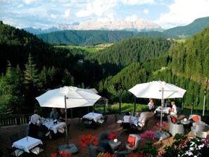 Terrace/patio - Ganischgerhof - Mountain Resort & Spa (Bolzano)