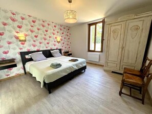 2 bedrooms, internet