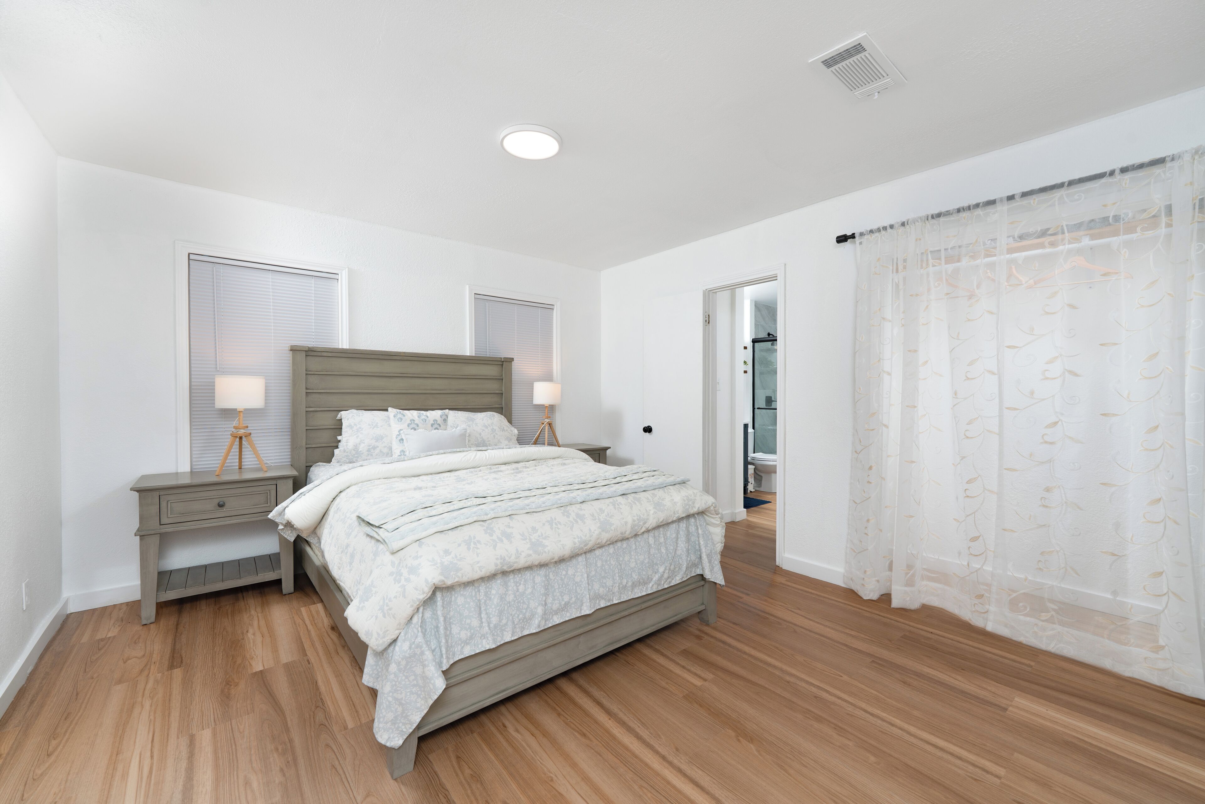 3 Schlafzimmer, Schreibtisch, Bügeleisen/Bügelbrett, kostenloses WLAN