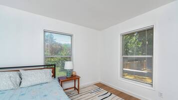 3 sovrum, skrivbord, strykjärn/strykbräda och gratis wi-fi