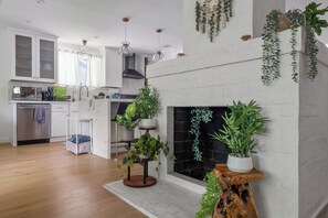 Micro-ondes, four, plaque de cuisson, lave-vaisselle