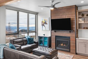 Télévision, cheminée