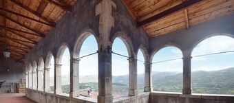 4 bedroom stunning home in Montenero Val Cocchiar