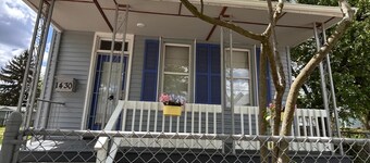 Charming 1 bedroom apartment in fabulous Cleveland