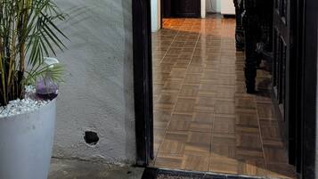 Classic Studio, 1 King Bed | Living area