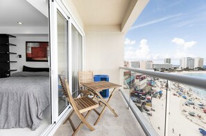 Property grounds - Oceanview Studio Beachfront in Hotel Zone (Cancun)