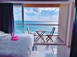 1 bedroom, iron/ironing board, free WiFi, bed sheets - Oceanview Studio Beachfront in Hotel Zone (Cancun)