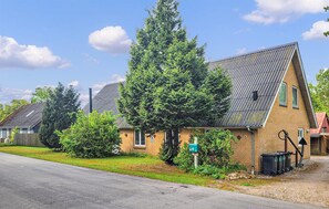 Exterior - 4 bedroom awesome home in Farsø (Farsø)