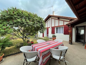 Outdoor dining - Mendi Mendiran - CAMBO-LES-BAINS (CAMBO-LES-BAINS)