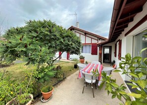 Outdoor dining - Mendi Mendiran - CAMBO-LES-BAINS (CAMBO-LES-BAINS)