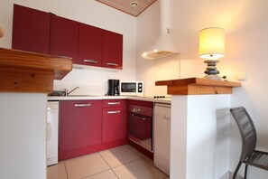 Réfrigérateur, micro-ondes, lave-vaisselle