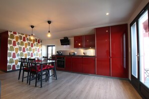 Fridge, microwave, dishwasher - IRAZABAL BEHERIA - ESPELETTE (ESPELETTE)