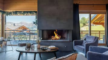 Televisie, een open haard en videospelletjes