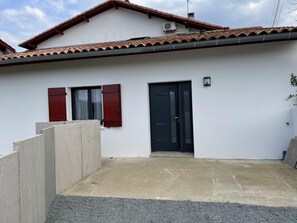Exterior - JOANESENEA BI - SOURAIDE (SOURAIDE)