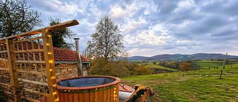 Tina de hidromasaje al aire libre