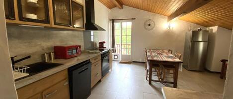 Réfrigérateur, micro-ondes, lave-vaisselle