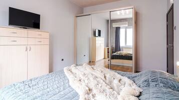 2 dormitoris, planxa i posts de planxar, wifi i roba de llit