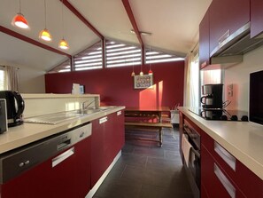 Réfrigérateur, micro-ondes, lave-vaisselle