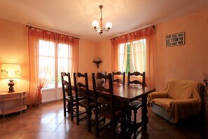 Dining - IRIBURU-BERRIA - SARE (SARE)