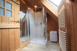 Shower - ELGUNDUA - LARRAU - Gîte (LARRAU)