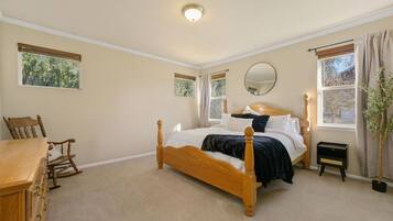 3 bedrooms, WiFi, bed sheets