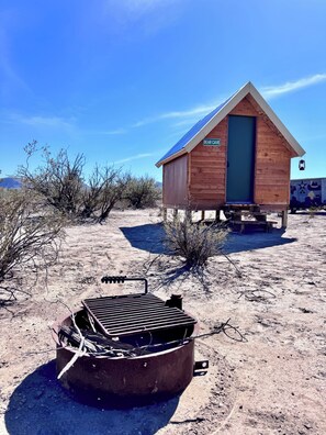 المنطقة المحيطة بالمنشأة