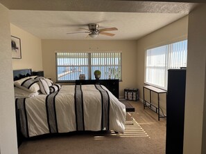 4 bedrooms, iron/ironing board, WiFi, bed sheets