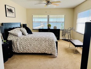 4 habitaciones, tabla de planchar con plancha, wifi y ropa de cama