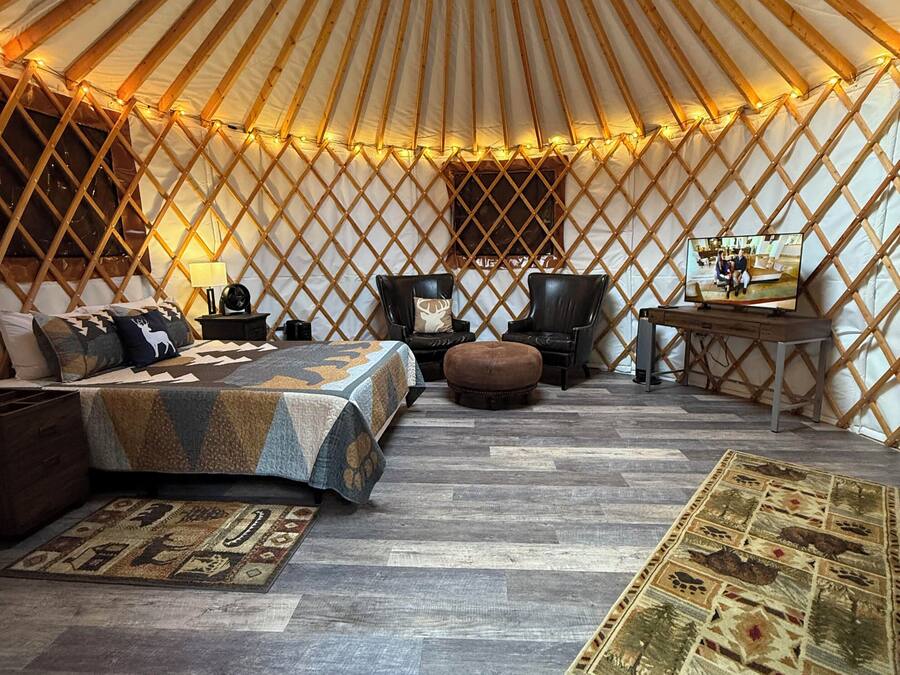 Tienda de campaña clásica, 1 cama Queen size, vista a la montaña | Wifi gratis