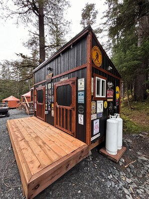 Classic Tent, 1 Queen Bed, Mountain View | Bathroom