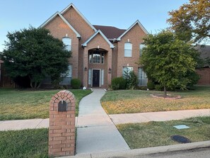 Exterior - Soothing 4-bedroom house with AC in charming Plano (Plano)