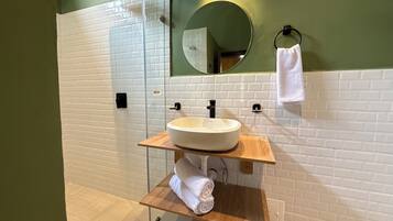 Standard Double Room | Bathroom