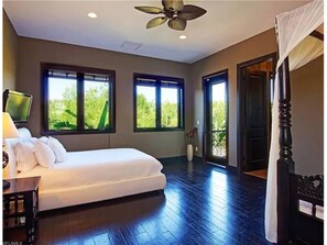 5 bedrooms, iron/ironing board, WiFi, bed sheets - 2 acre piece of heaven in Sanibel Island (Sanibel)