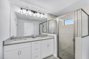 Shower, hair dryer, towels - Punta Gorda 4-Bedroom Private Pool Home on Canal (Punta Gorda)