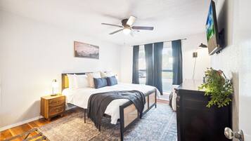 4 bedrooms, desk, iron/ironing board, travel cot