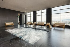 Spa - 37th-Floor Studio with Skyline & Reforma Views (Mexico City)