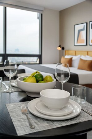 Iron/ironing board, travel cot, WiFi, bed sheets - 37th-Floor Studio with Skyline & Reforma Views (Mexico City)