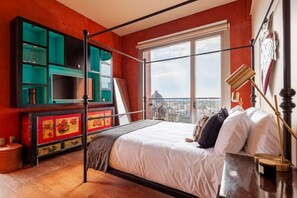 2 Schlafzimmer, Schreibtisch, Bügeleisen/Bügelbrett, Reisekinderbett