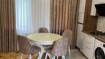 Apartment, Balcony, City View | Living area