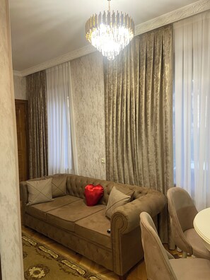 Appartement, balkon, uitzicht op de stad | Woonruimte