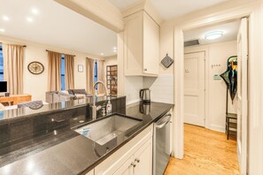 Interior - Massive Brownstonewith AC in Midtown NYC (New York)