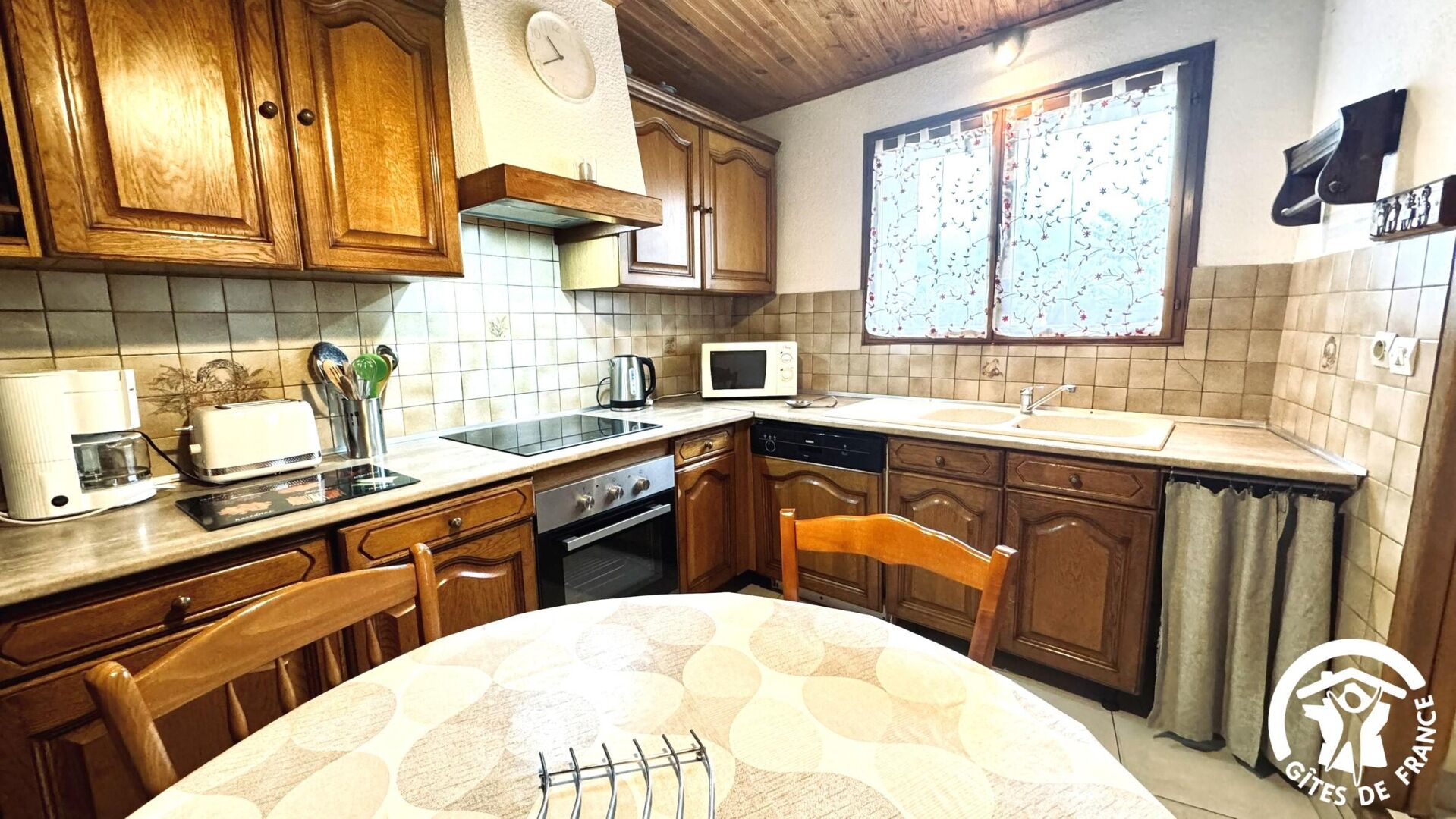 Fridge, microwave, dishwasher