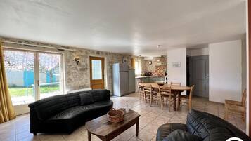 Televisie en een open haard