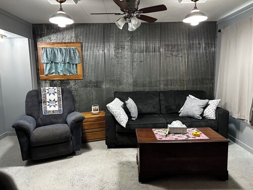 Ball Of Twine Inn  Cozy 1 bedroom stay in Cawker City, Ks. 1 mi. to Waconda Lake