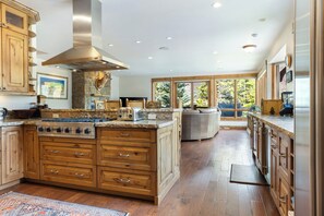 Fridge, microwave, oven, stovetop - Deerpath Haus: Private Hot Tub, Game Room, 2 Living Rooms, & more! (Vail)