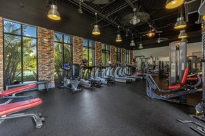 Fitness facility - 450CD: Spacious 5-bedroom retreat in Davenport, perfect for family getaways! (Davenport)