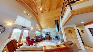 TV, DVD player - Master ensuite w/ Jacuzzi tub | Hot Tub | On Golf Course | Slice of Heaven (Angel Fire)