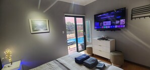 2 bedrooms, iron/ironing board, free WiFi, bed sheets