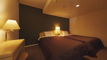 Deluxe Room, Balcony, Mountain View | In-room safe, free WiFi, bed sheets